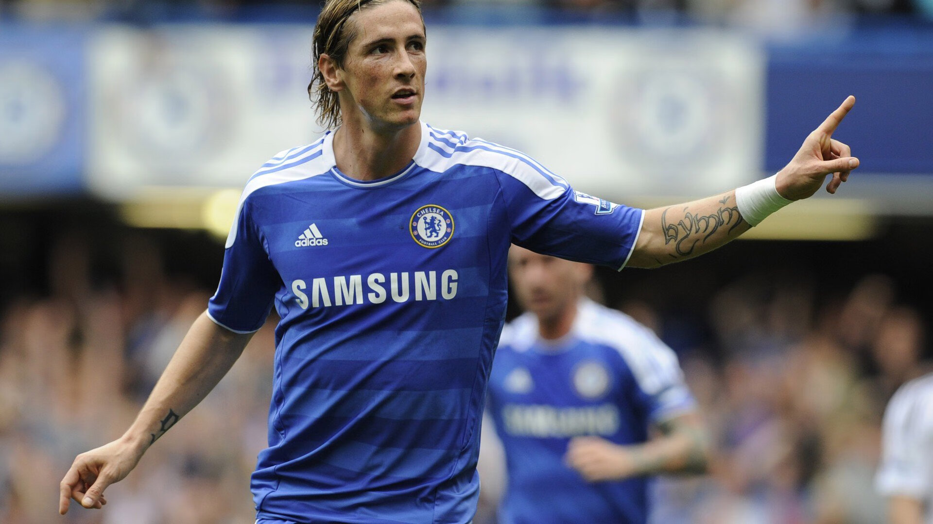 穆古鲁扎连续七场比赛得分超过惊险取胜，切尔西挑战极限！